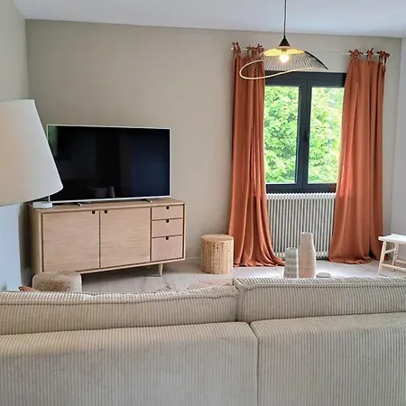 Authentic-spacious 5 Minutes From 펜션