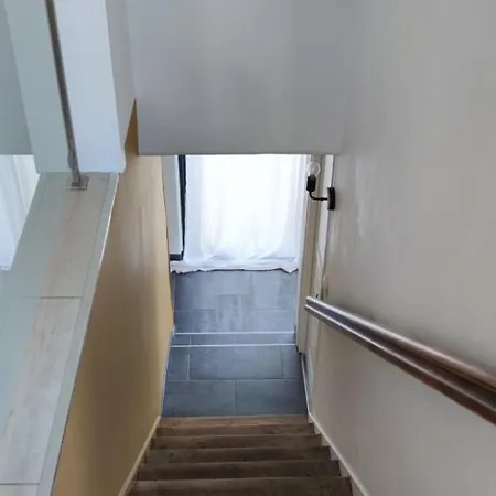 Authentic-spacious 5 Minutes From 사흘라 라 카네다