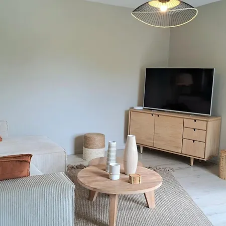 Authentic-spacious 5 Minutes From Dom wakacyjny